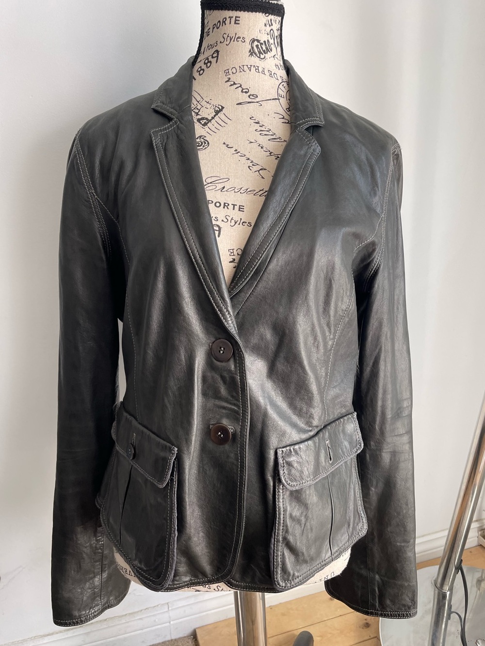 Emporio Armani Y2K Black Leather Single-Breasted Blazer